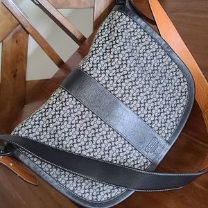 Authenthic Coach messenger bagpurse no flaws